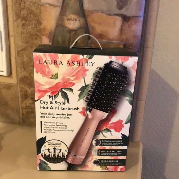 Laura Ashley Other - ❌HOLD❌Dry & Style Brush (Video)